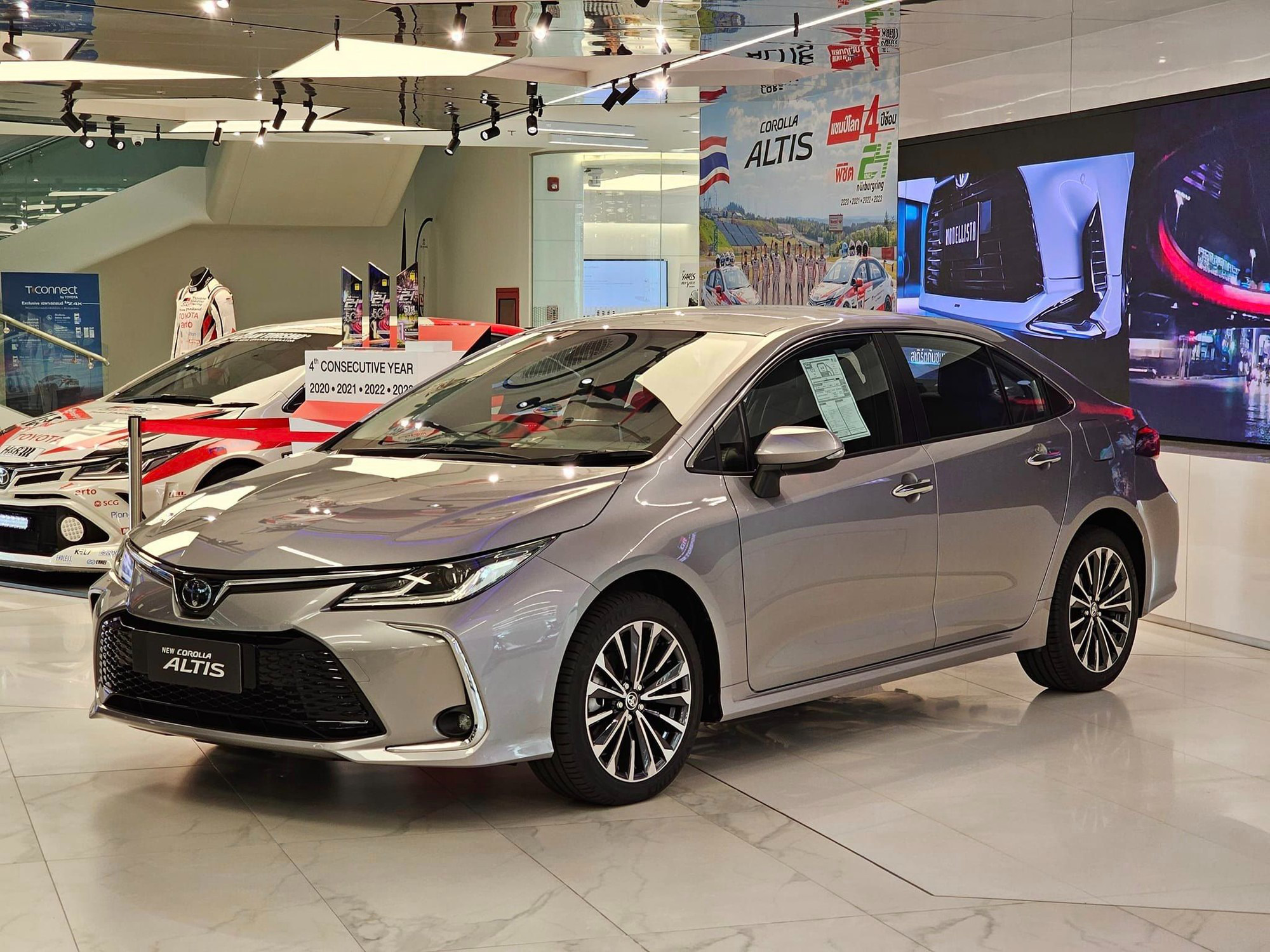 Chiếc xe Toyota Corolla Altis 1.8G - Trải nghiệm tiện nghi và đẳng cấp