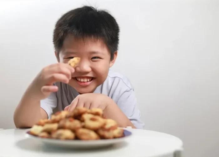 Bí quyết giúp trẻ tránh xa đồ ăn vặt không lành mạnh